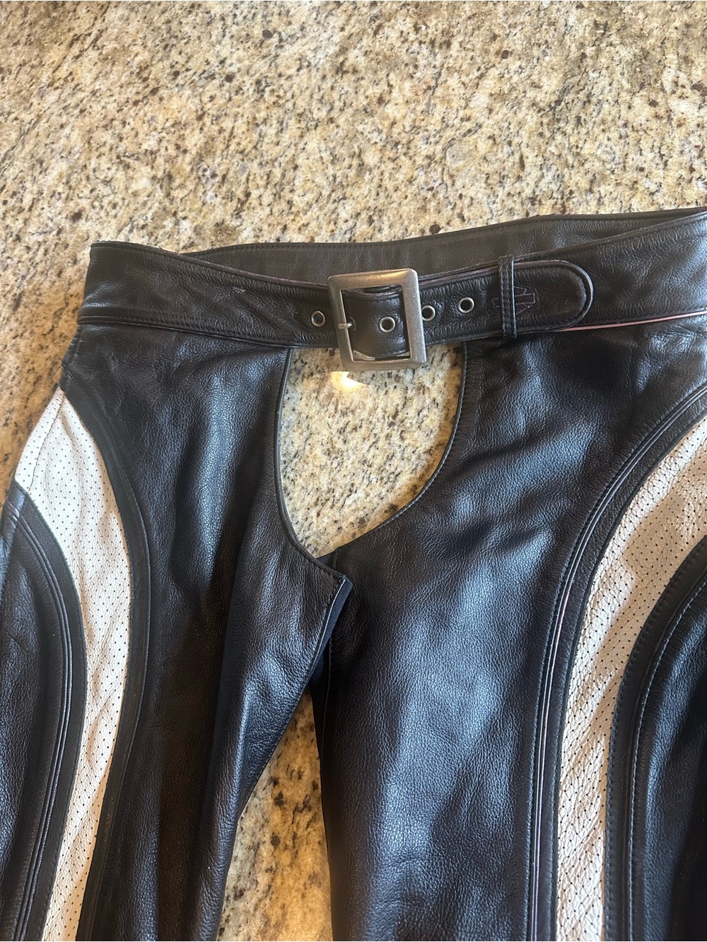 Harley Davidson Women's Leather Chaps Black Motorcycle Embroidered Small - Picture 4 of 9